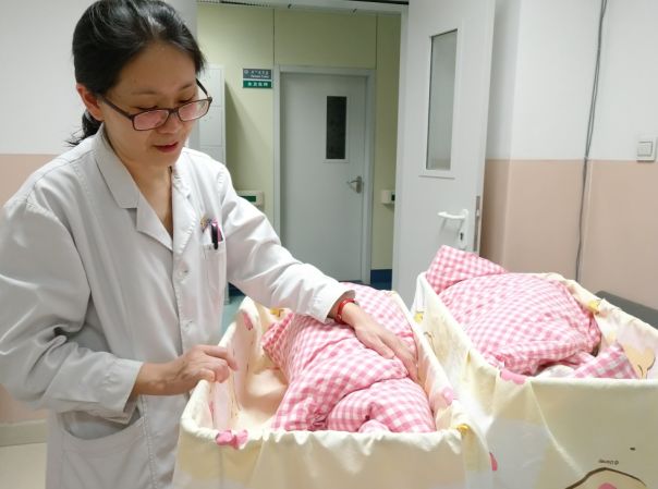刚出生的婴儿